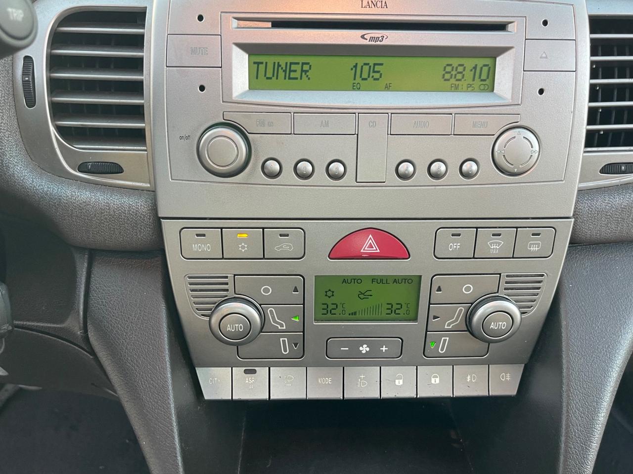 LANCIA YPSILON 1.4 8V FULL TETTO IN VETRO MY07