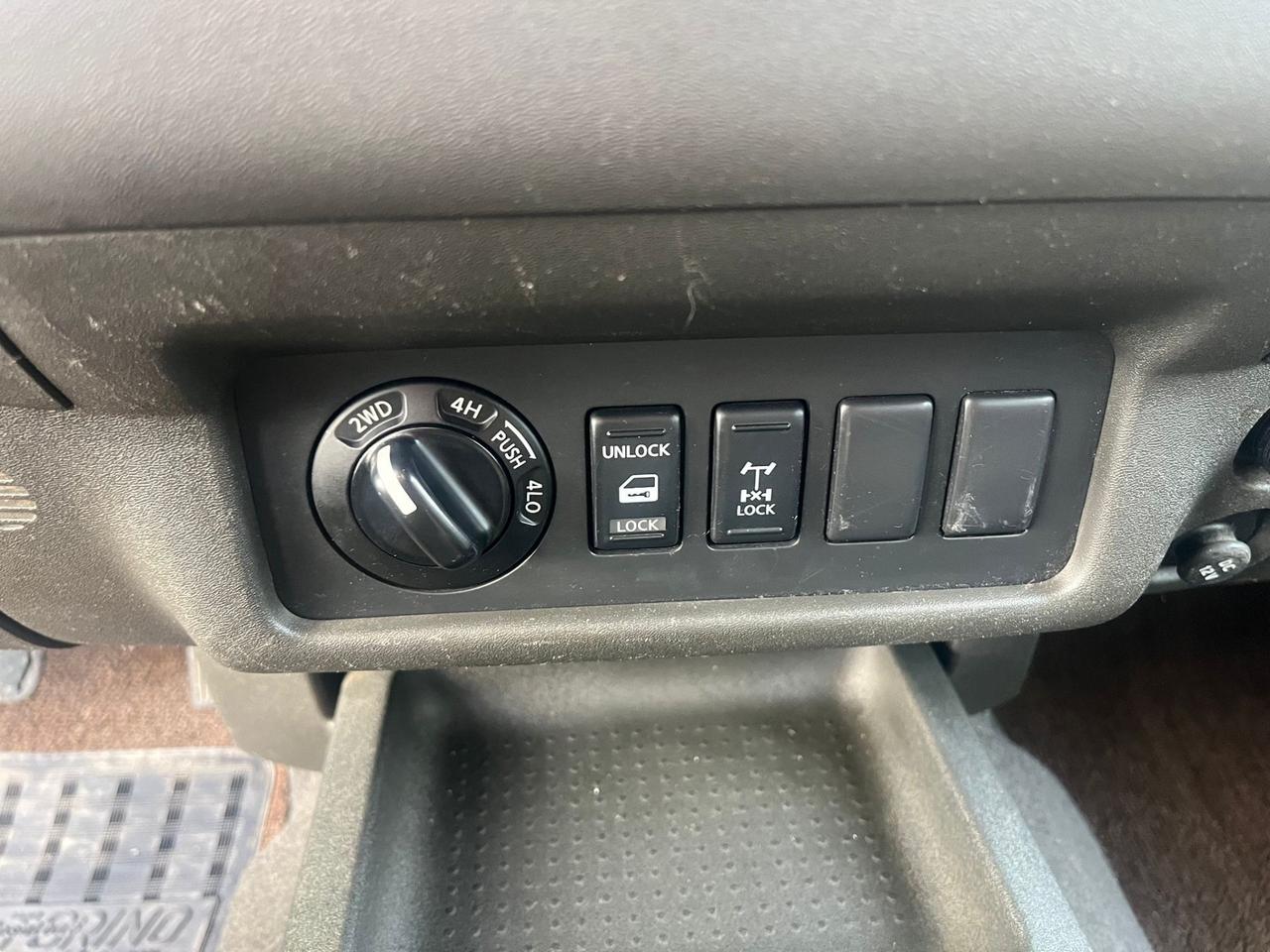 Nissan Navara 2.5 Diesel - 4x4