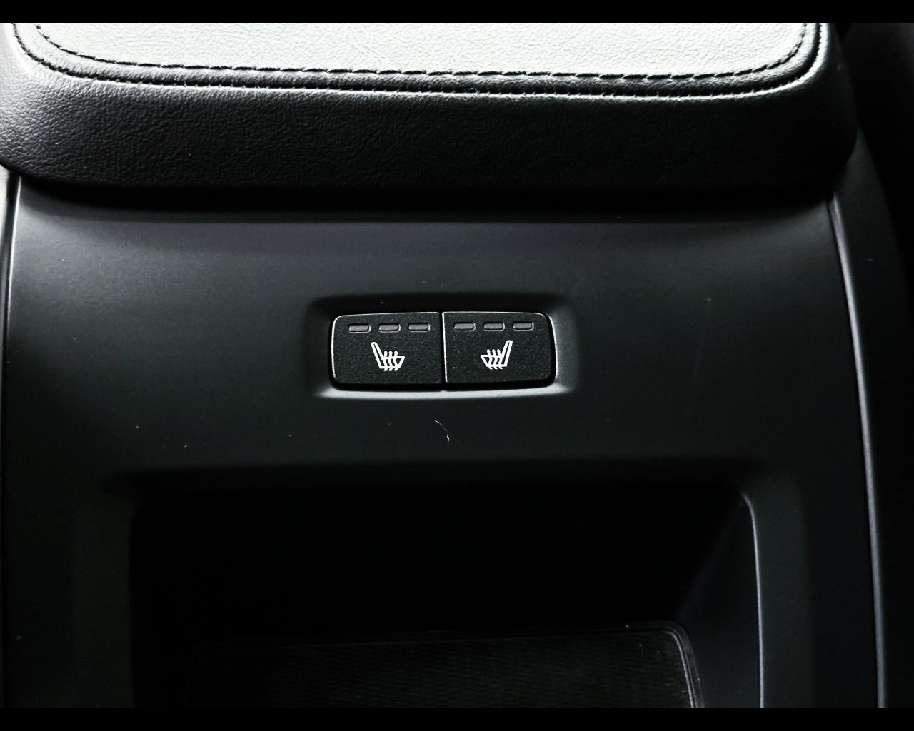 VOLVO XC90 B5 (d) AWD automatico 7 posti Plus Bright