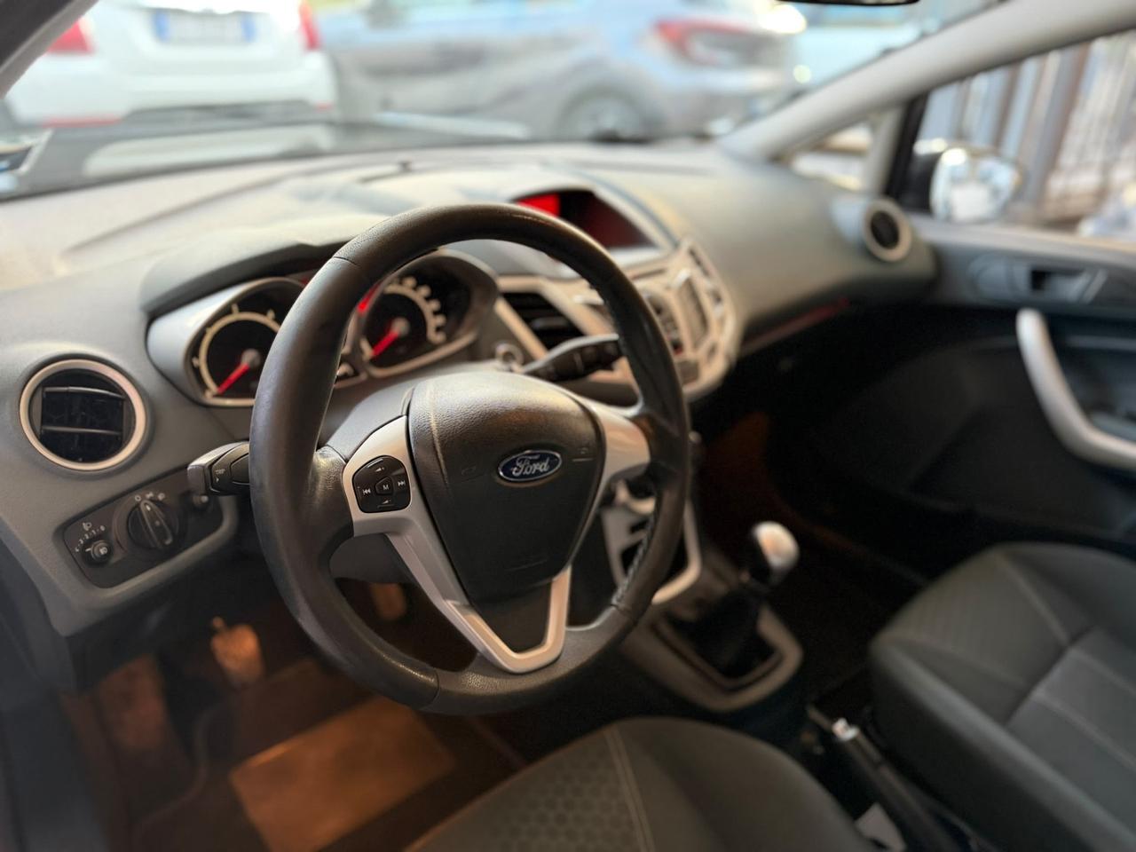 Ford Fiesta 1.4 TDCi 70CV 5 porte Titanium