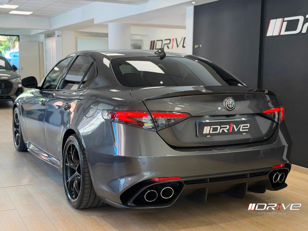 ALFA ROMEO Giulia (2016) Giulia 2.9 V6 Bi-Turbo...