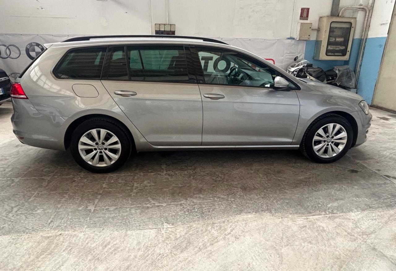 Volkswagen Golf Variant 1.6 TDI 110 CV DSG Executive BlueMotion Tech.