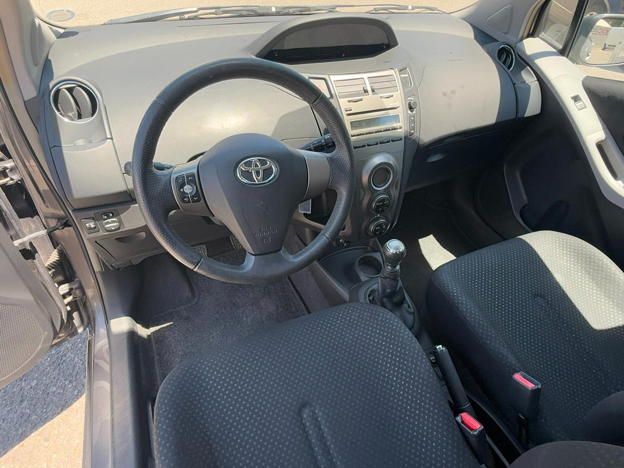 Toyota Yaris 1.0 5 porte Sol
