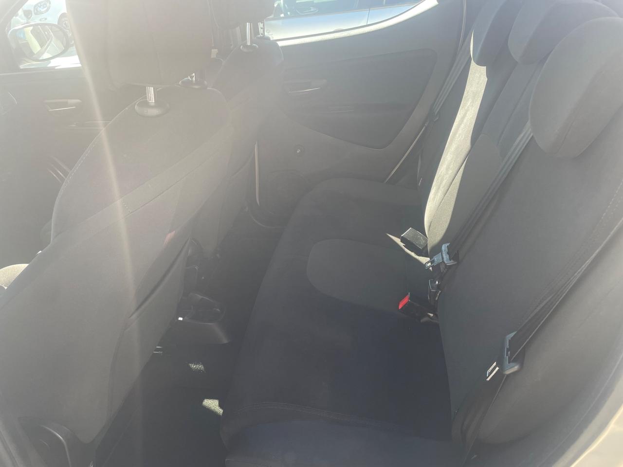 Lancia Ypsilon 1.2 69 CV 5 porte GPL Ecochic Silver