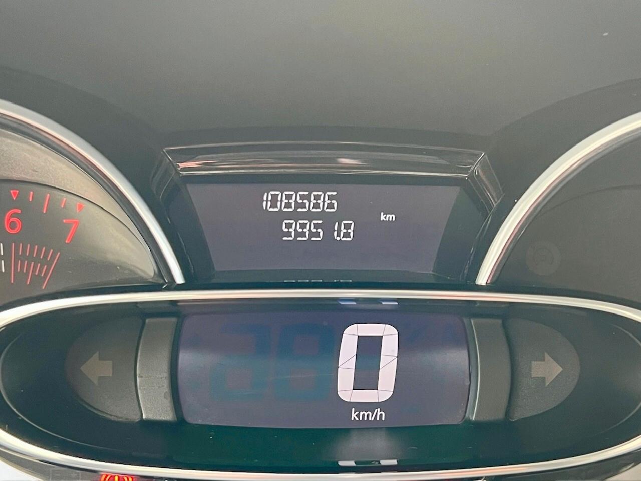 Renault Clio 1.2 75CV 5 porte Zen