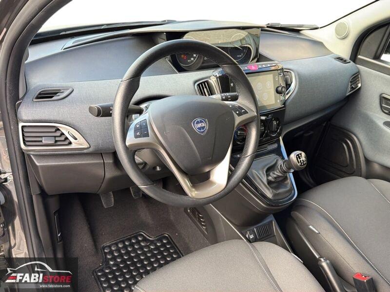 Lancia Ypsilon 1.0 FireFly 70 Cv Hybrid Gold 5 POSTI - Schermo, CarPlay, Ruotino ecc