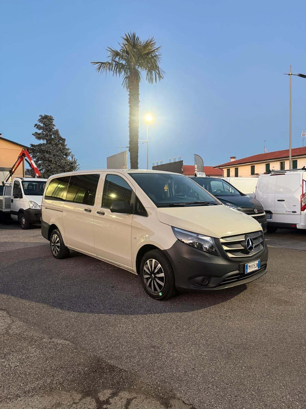 Mercedes Benz vito114CDI AUTOMATICO 5 POSTI AUTOCARRO lungo
