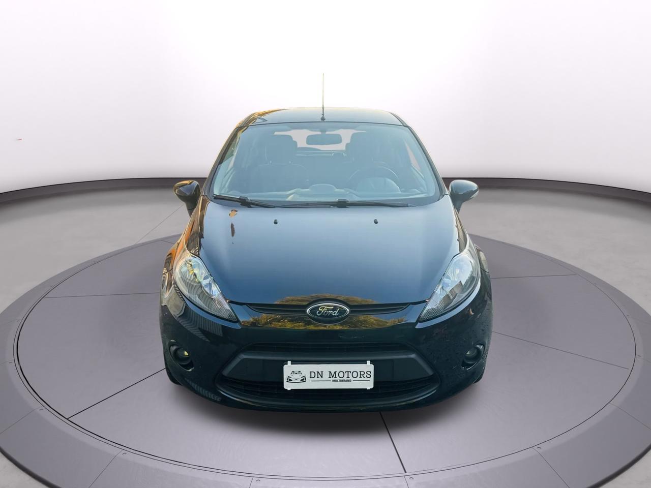 Ford Fiesta titanium 1.2 benzina 2010 90.000 km neo patentati