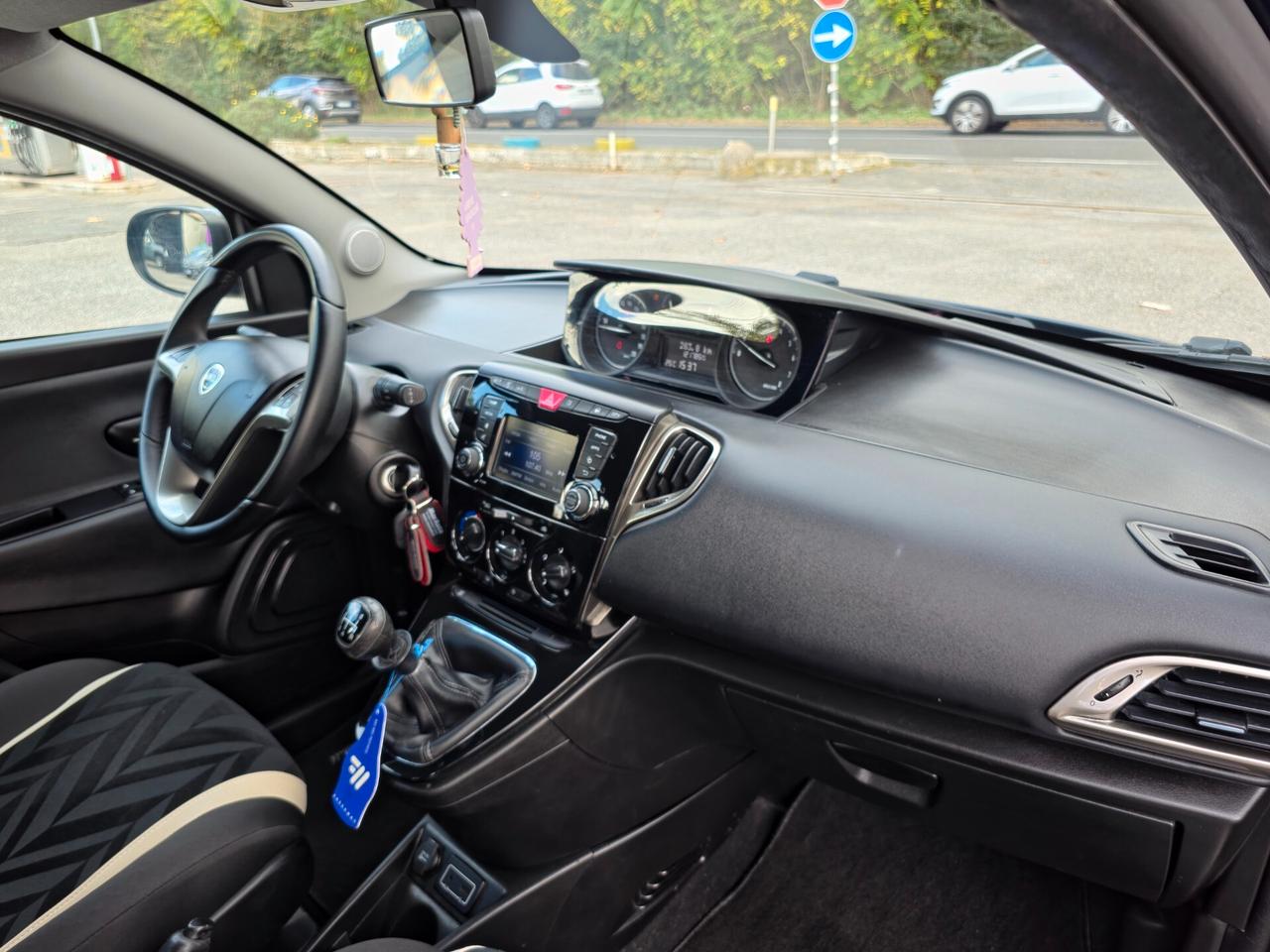 Lancia Ypsilon 1.2 69 CV 5 porte GPL Ecochic Platinum 2018-E6 NEO