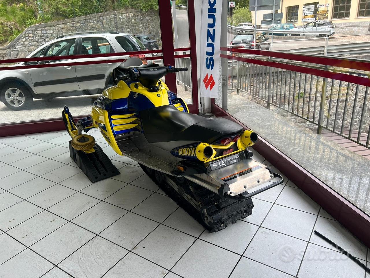 Motoslitta yahama r1