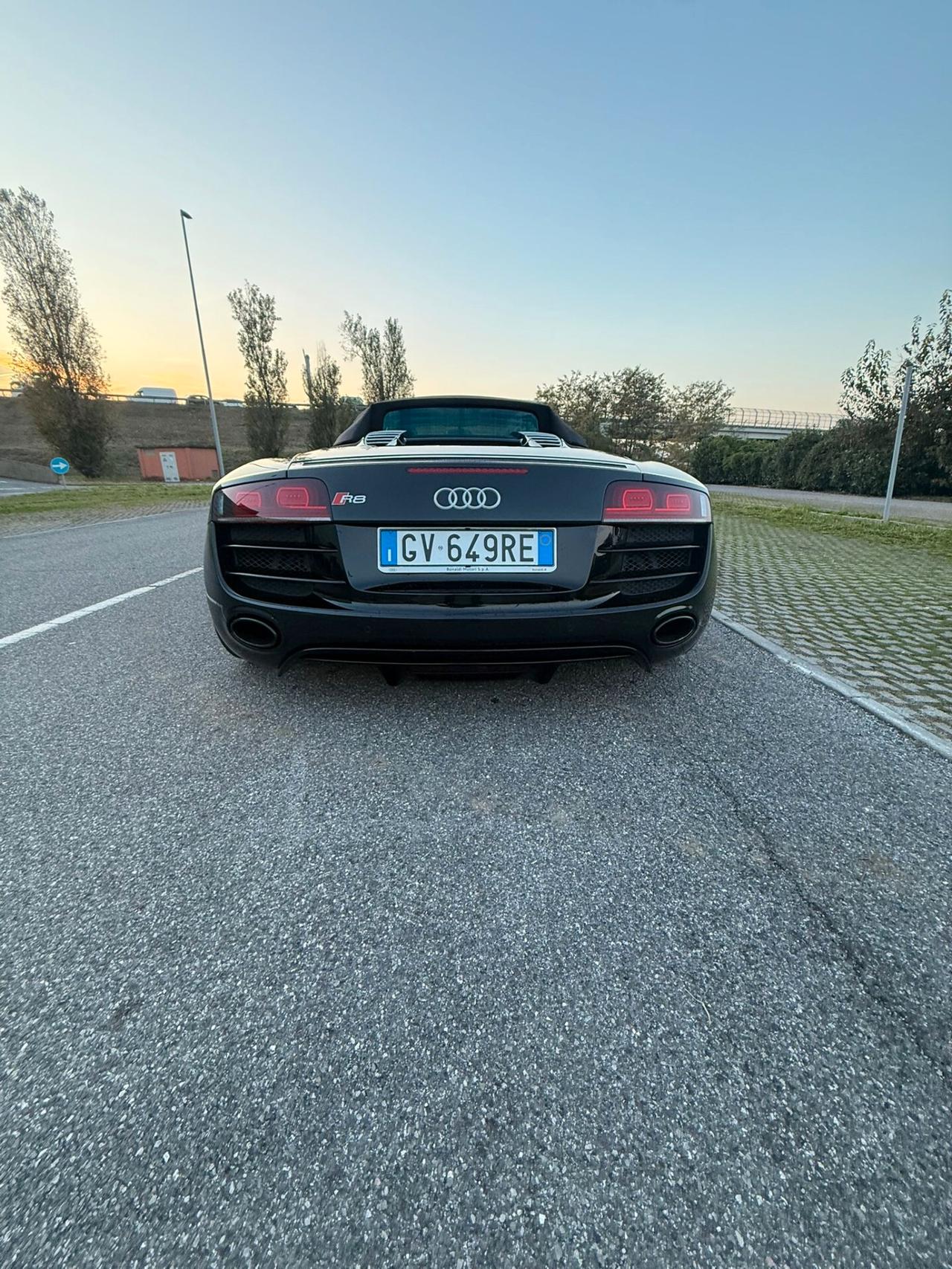 Audi R8 Spyder 5.2 V10 FSI quattro