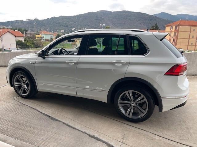 Volkswagen Tiguan 2.0 TDI SCR 4MOTION Sport R_Line BlueMotion Technology