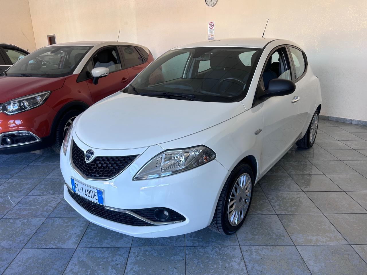 Lancia Ypsilon 1.2 69 CV 5 porte GPL Ecochic Silver