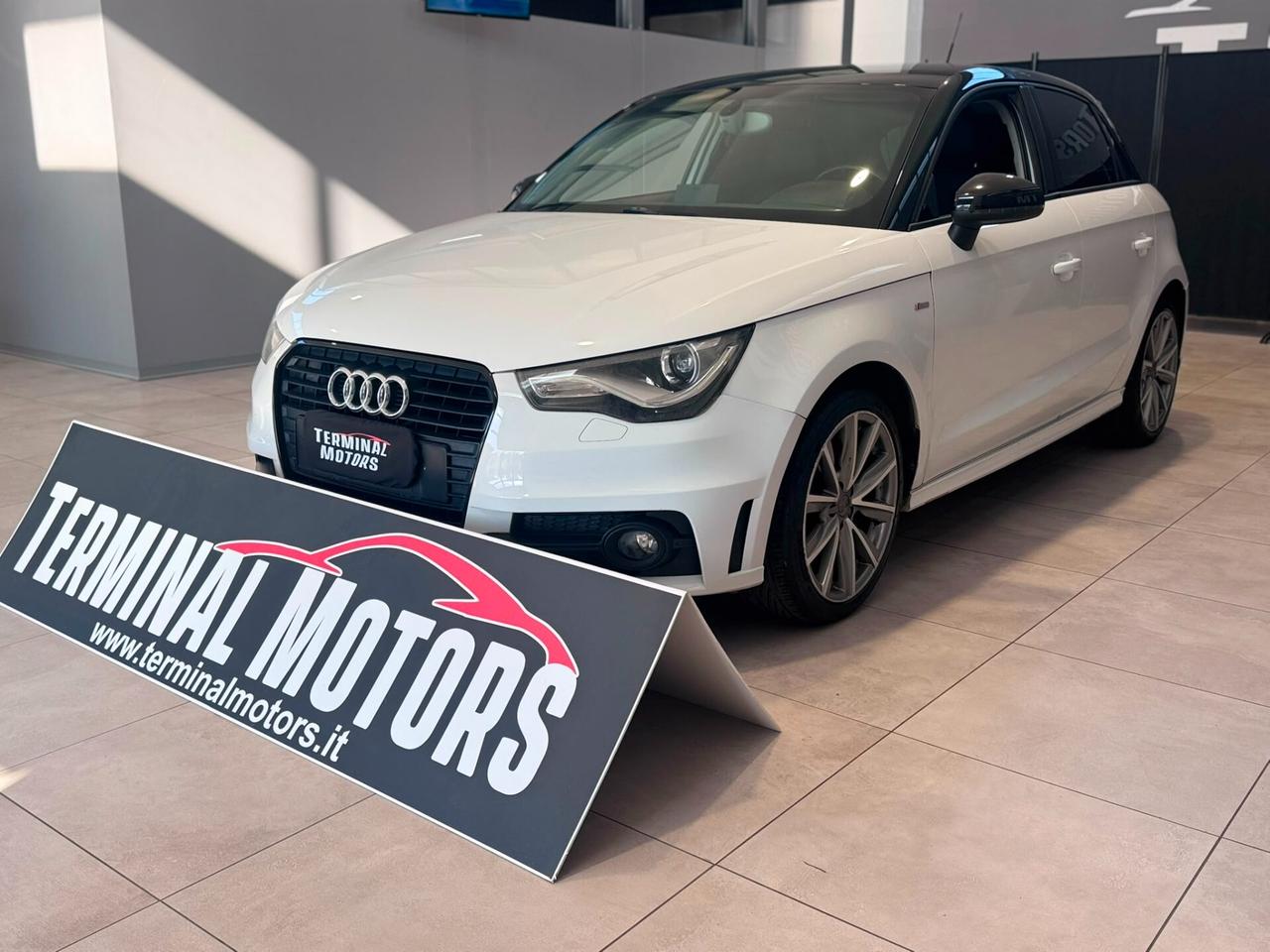 Audi A1 SPB 1.6 TDI Admired 90cv S-LINE