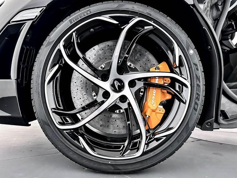 McLaren 750S 4.0 V8 Coupe MY27 - McLaren Milano