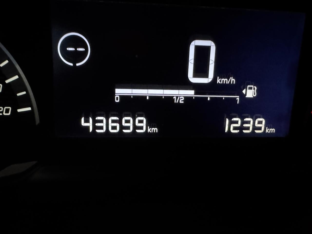 Peugeot 2008 BlueHDi 110 -SOLO 43.000 KM-