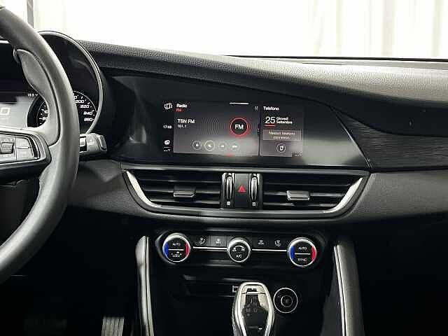 Alfa Romeo Giulia 2.0 Turbo 200 CV AT8 Business