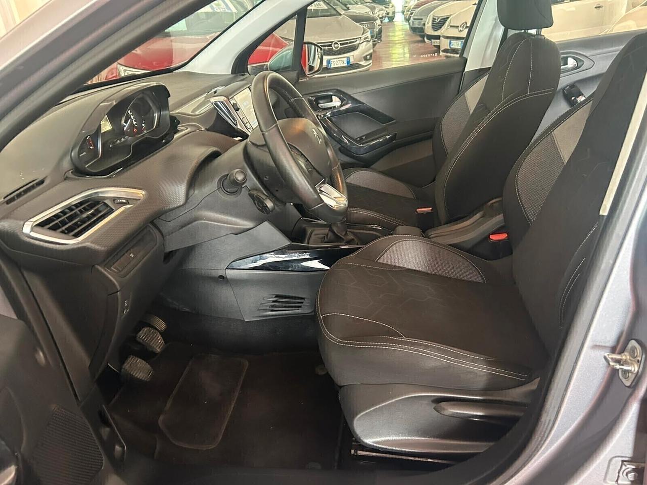 Peugeot 2008 Serie4 Benzina 1200 CV 110 Km 27.850 X NEOPATENTATI garanzia 12 mesi