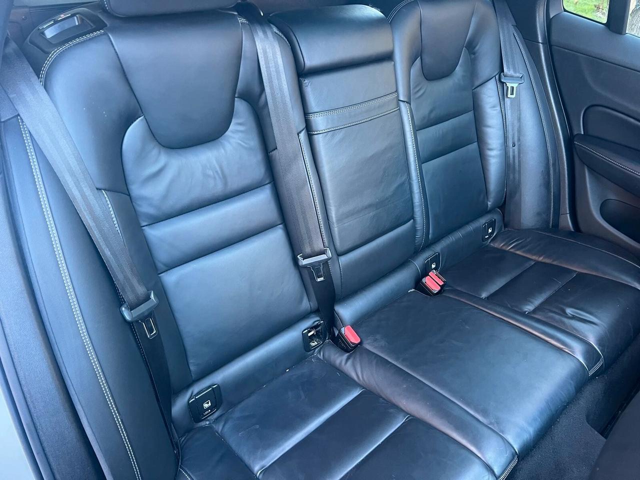 VOLVO V60 B4 GEARTRONIC R-DESING