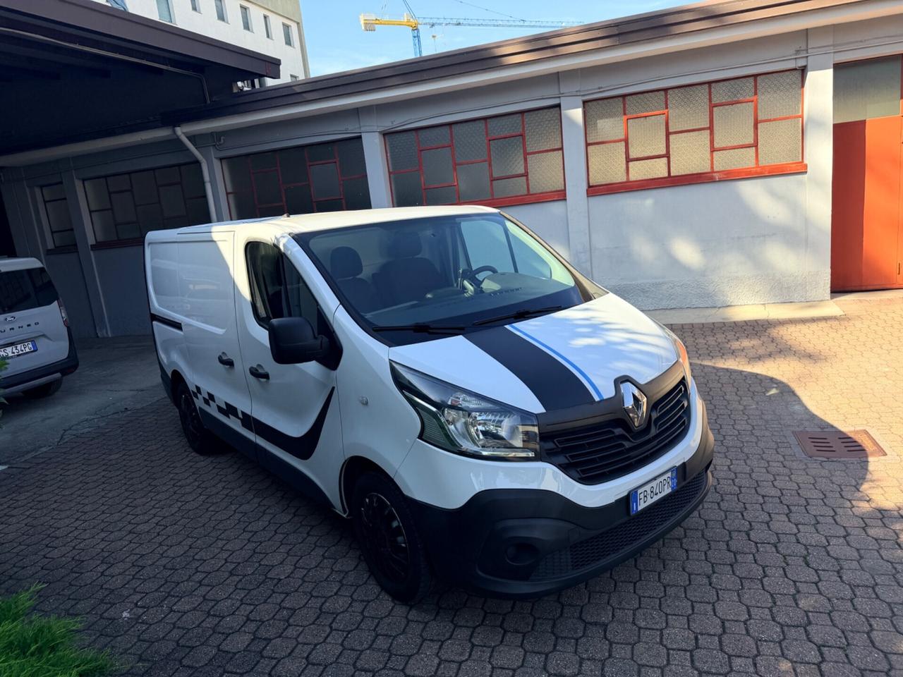 FURGONE RENAULT TRAFIC