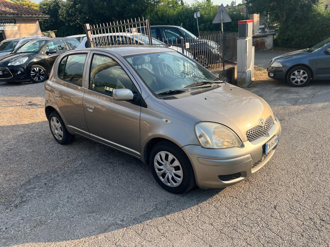 Toyota Yaris 1.0 5 porte