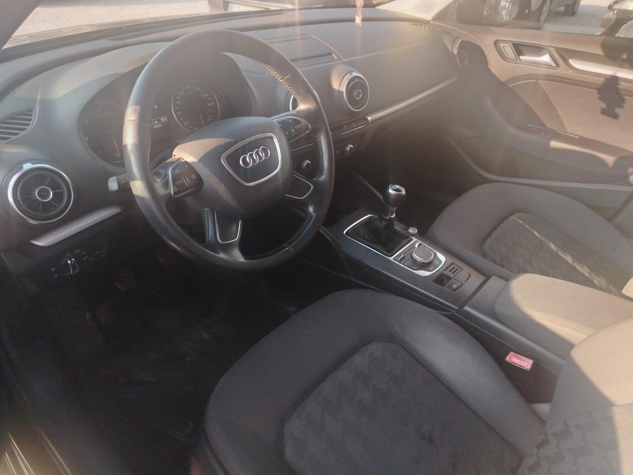 Audi A3 SPB 1.6 TDI clean diesel Ambition