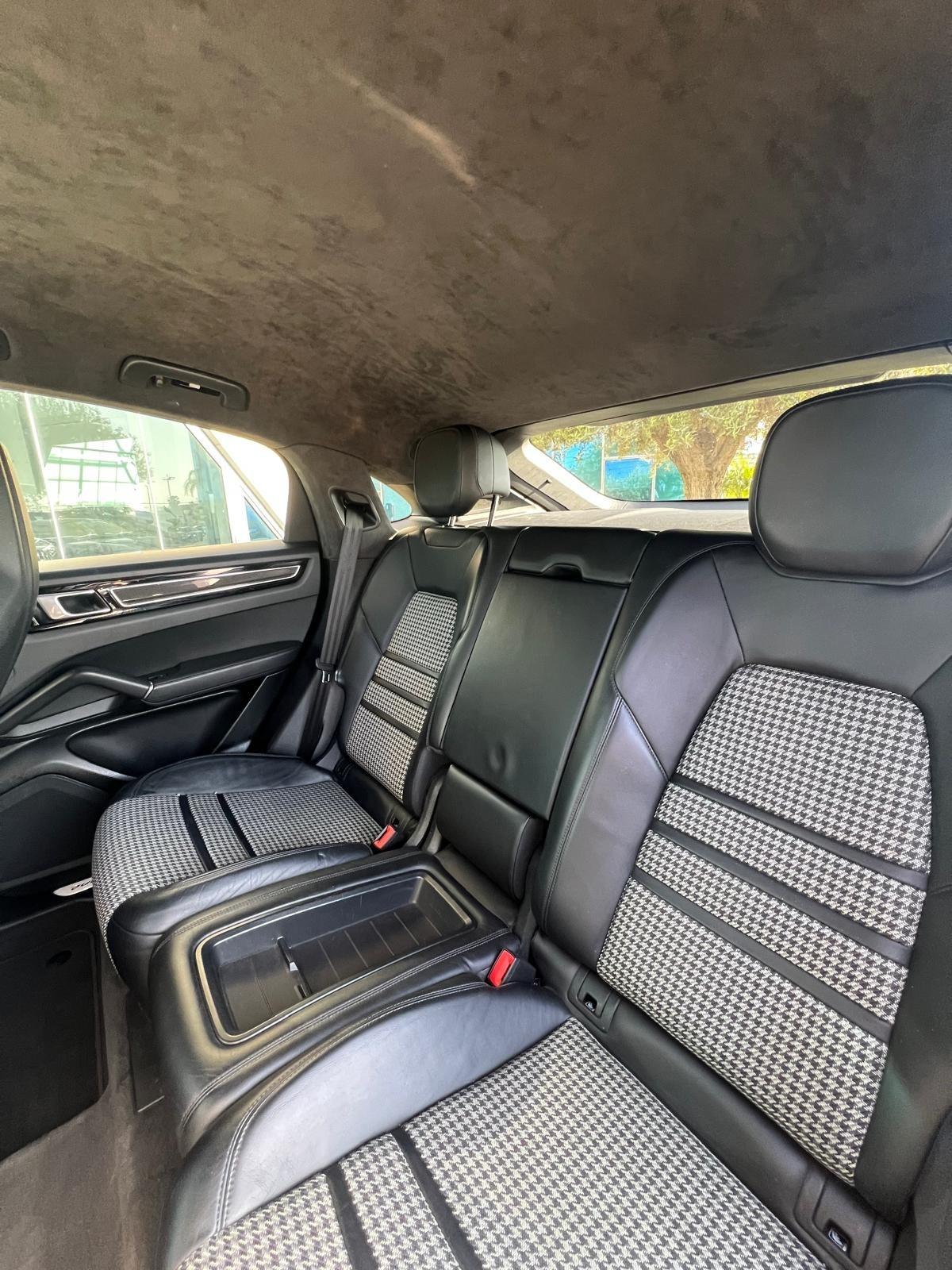 Porsche Cayenne 3.0 V6 Coupe tiptronic - possibilità noleggio no scoring