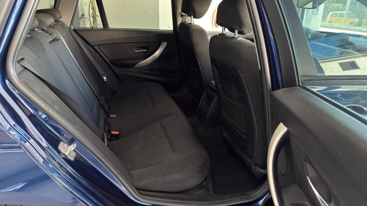 Bmw 320d Touring Business Advantage auto