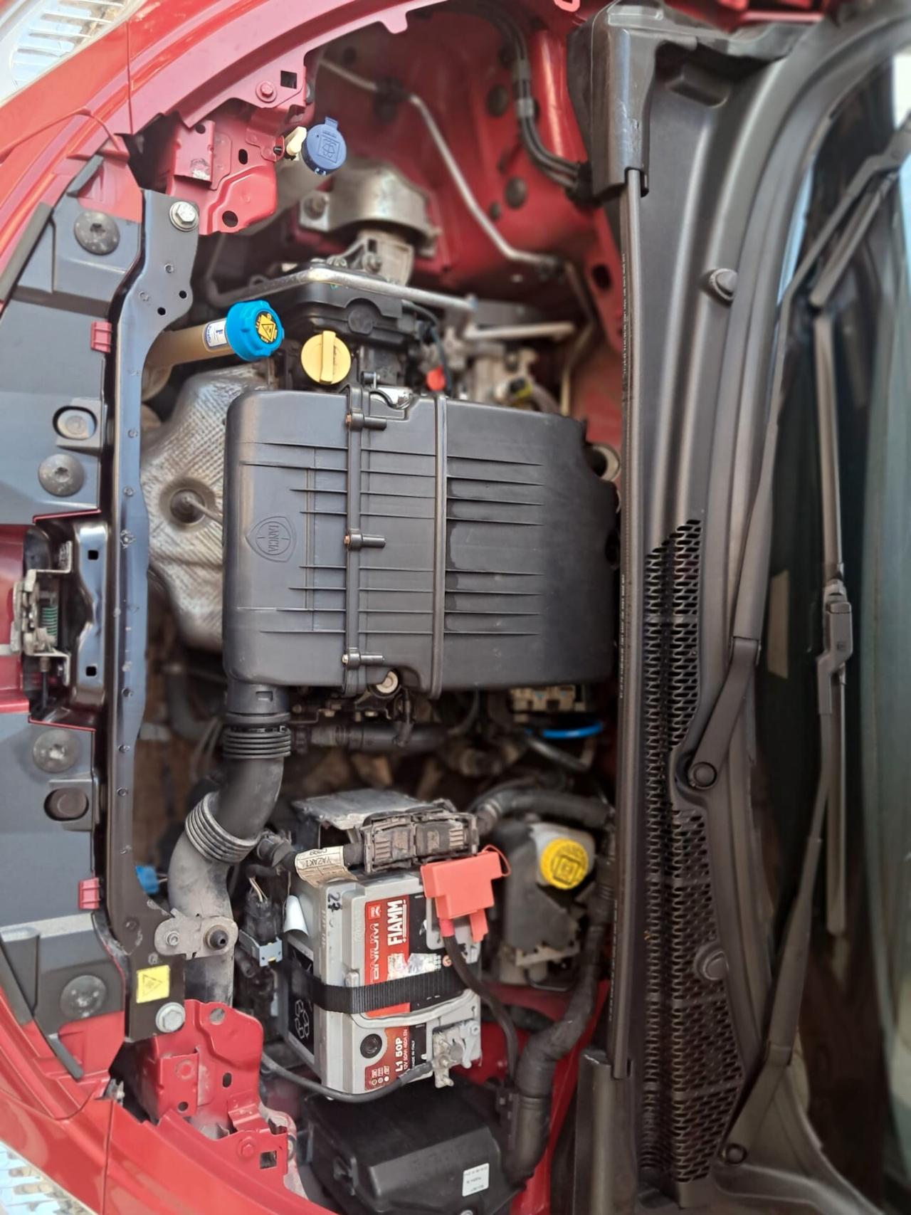 Lancia Ypsilon 1.2 69 CV -NEOPATENTATI-Euro6650-