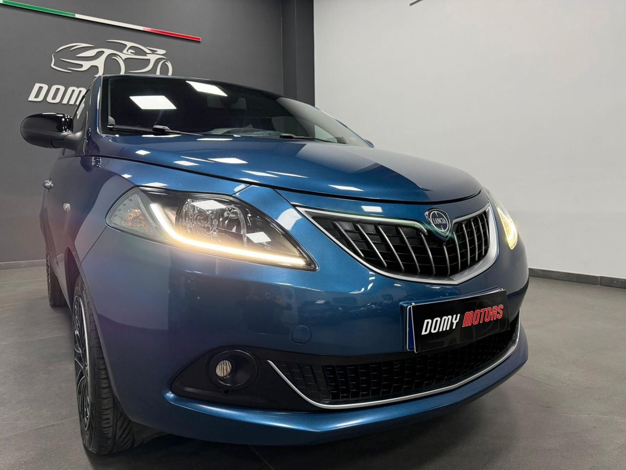 Lancia Ypsilon 1.0 FireFly 5 porte S&S Hybrid Ecochic Silver