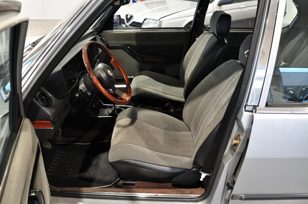 Alfa Romeo Alfetta 2.0 CEM restauro totale UNICA targa MI!