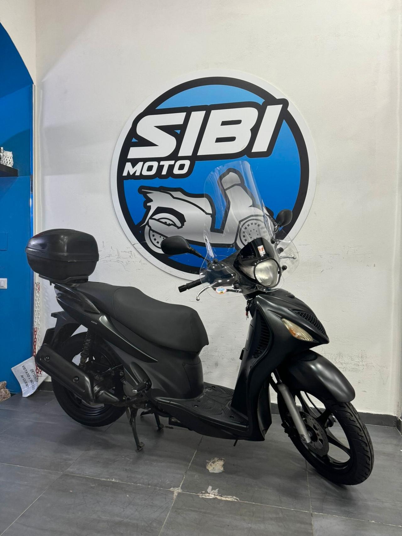 Suzuky Sixsteen 125