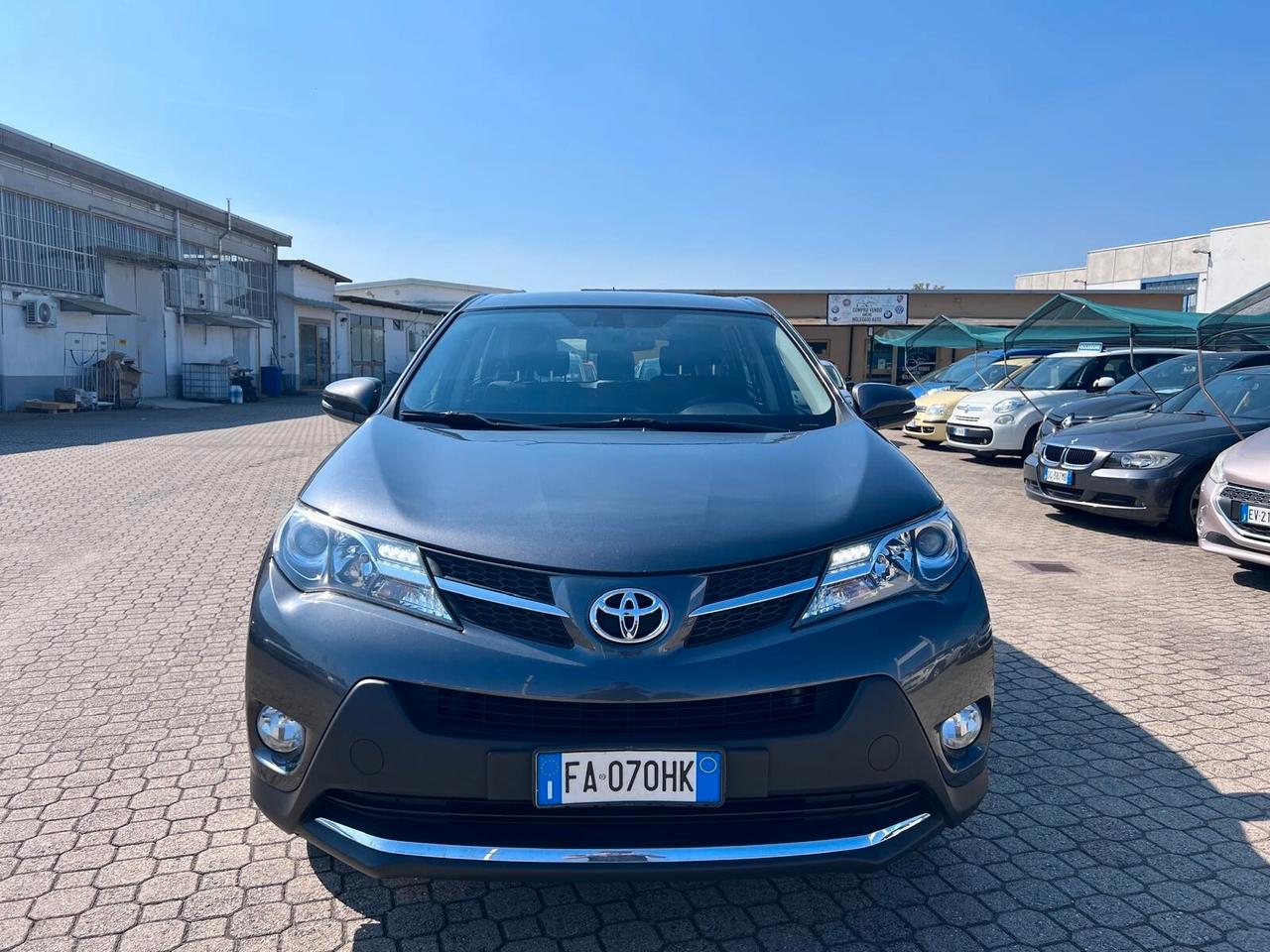 Toyota RAV 4 RAV4 2.0 D-4D 2WD Style White Ed.