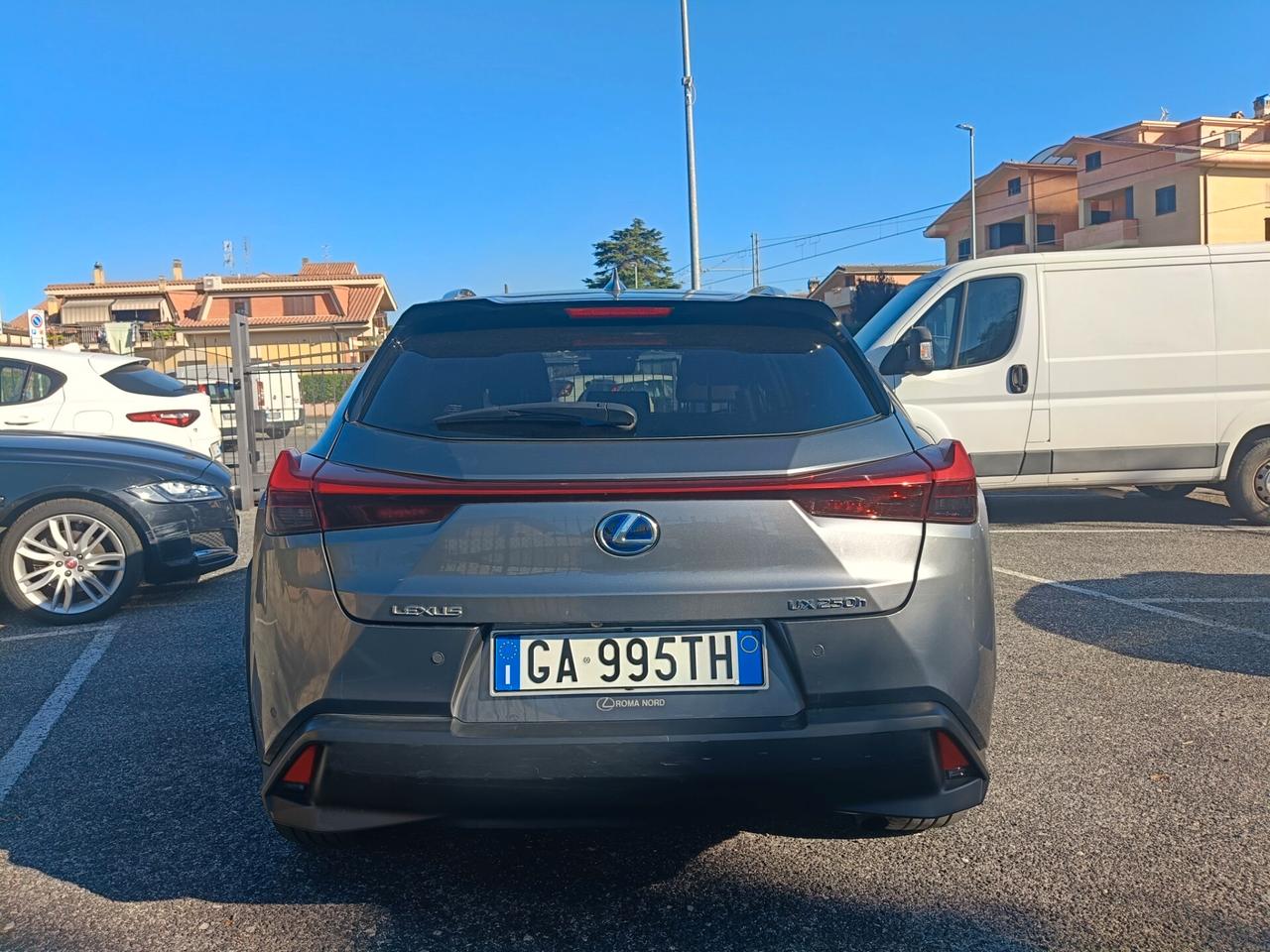 Lexus UX UX Hybrid 60 Mila km unipro