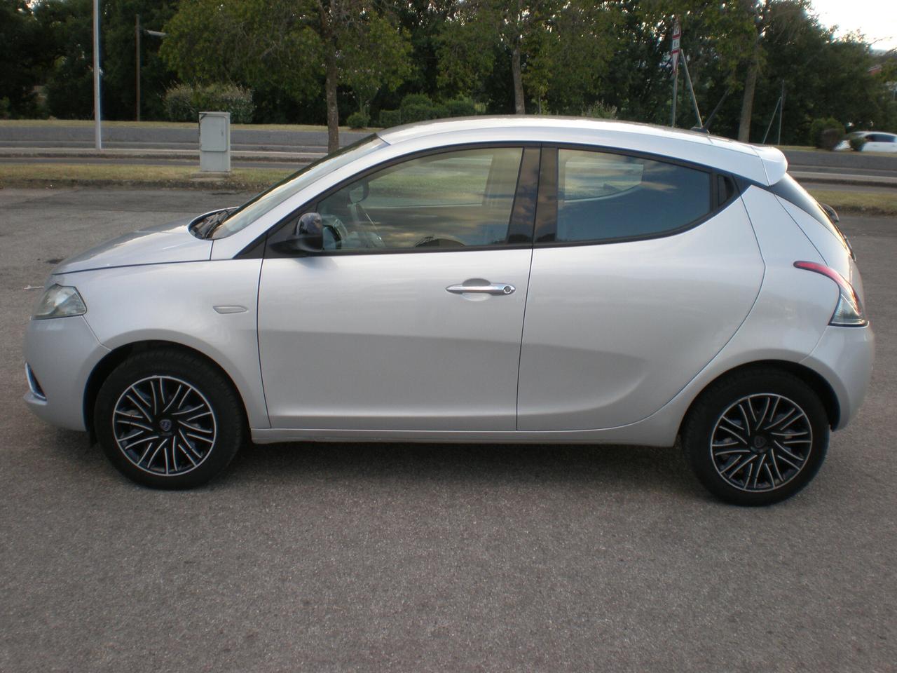 Lancia Y 1.2, pochi km, “LEGGERE BENE ANNUNCIO”