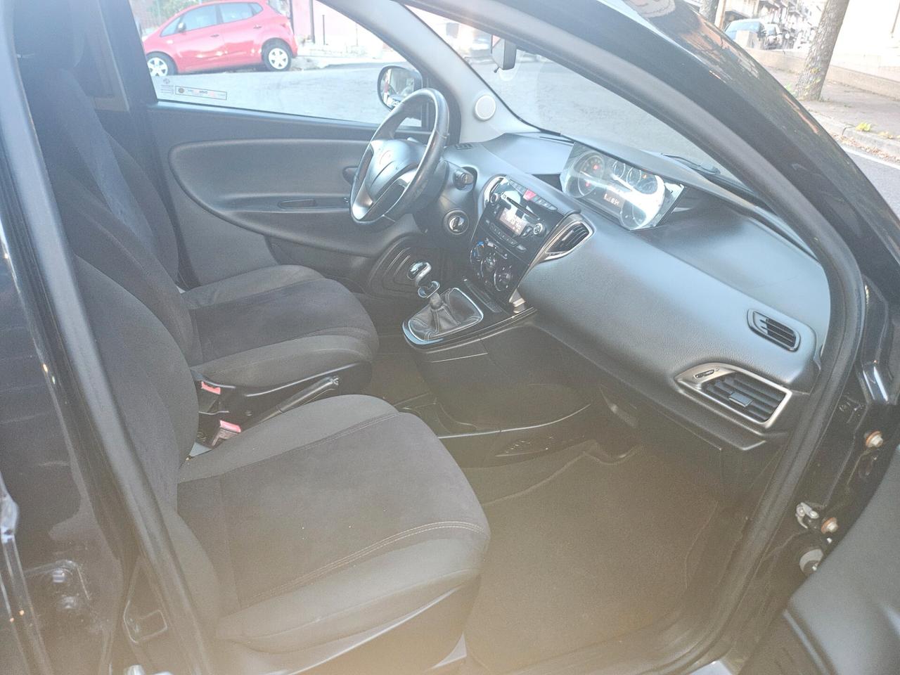 Lancia Ypsilon 1.2 69 CV 5 porte GPL Ecochic Gold