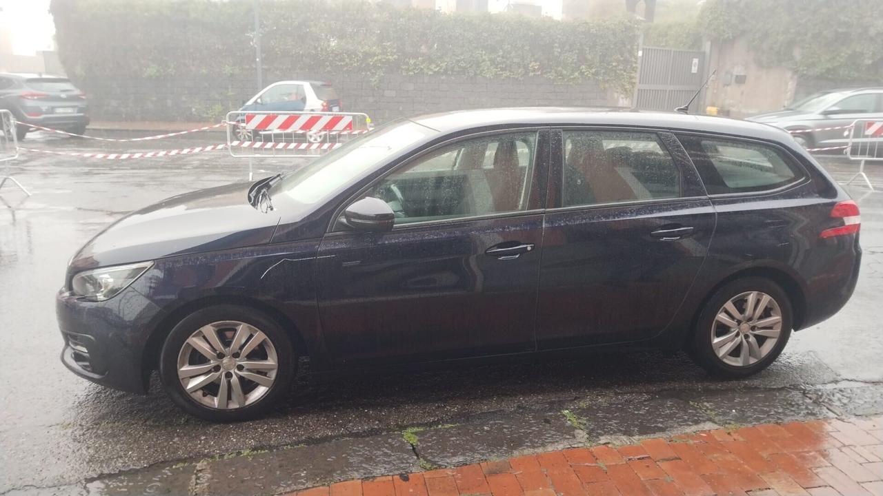 Peugeot 308 BlueHDi 120 S&S Business 2017