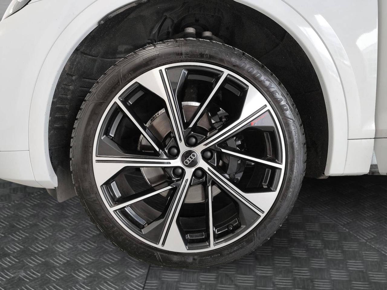 Audi Q5 Sportback 40 tdi mhev Identity Black Quattro