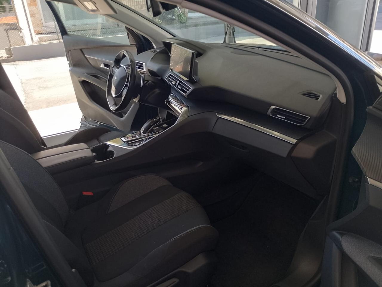 Peugeot 3008 BlueHDi 130 S&S EAT8 Active Business