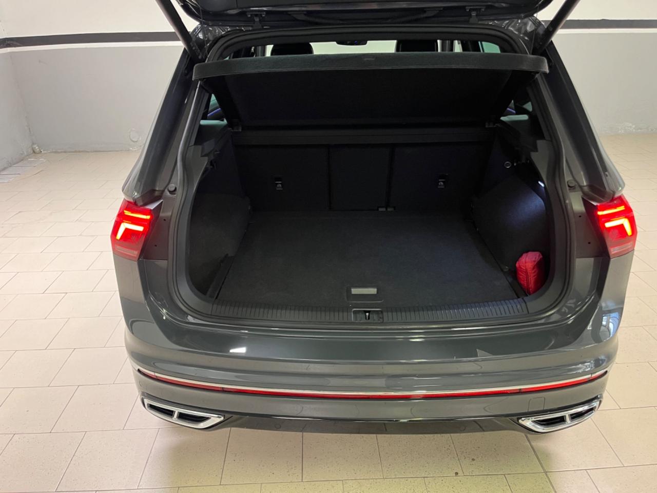 Volkswagen Tiguan 2.0 TDI 150 CV SCR DSG R-Line