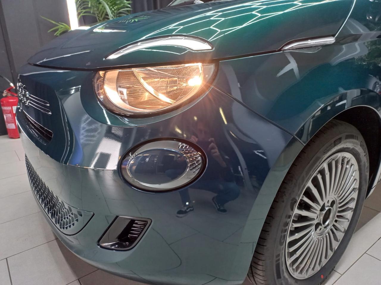 Fiat 500 Berlina Hybrid Icon