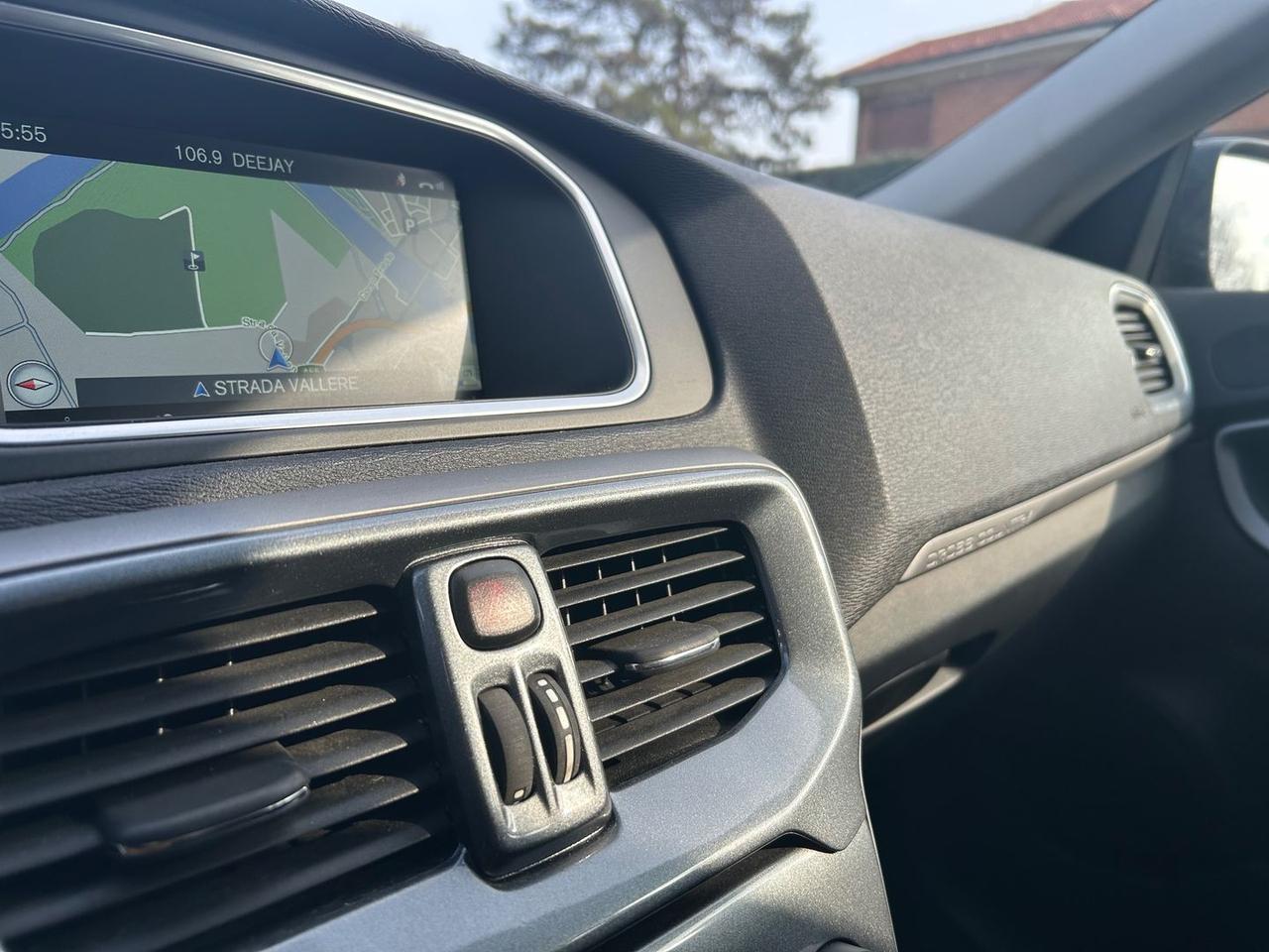 Volvo V40 Kinetic 2.0 D3 #9721