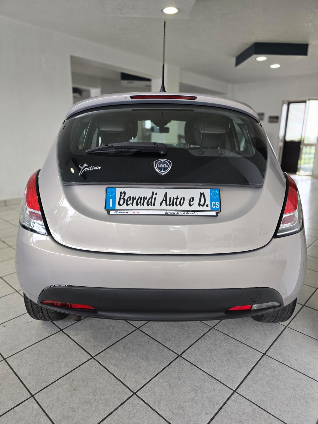 Lancia Ypsilon 1.2 69 CV 5 porte Platinum