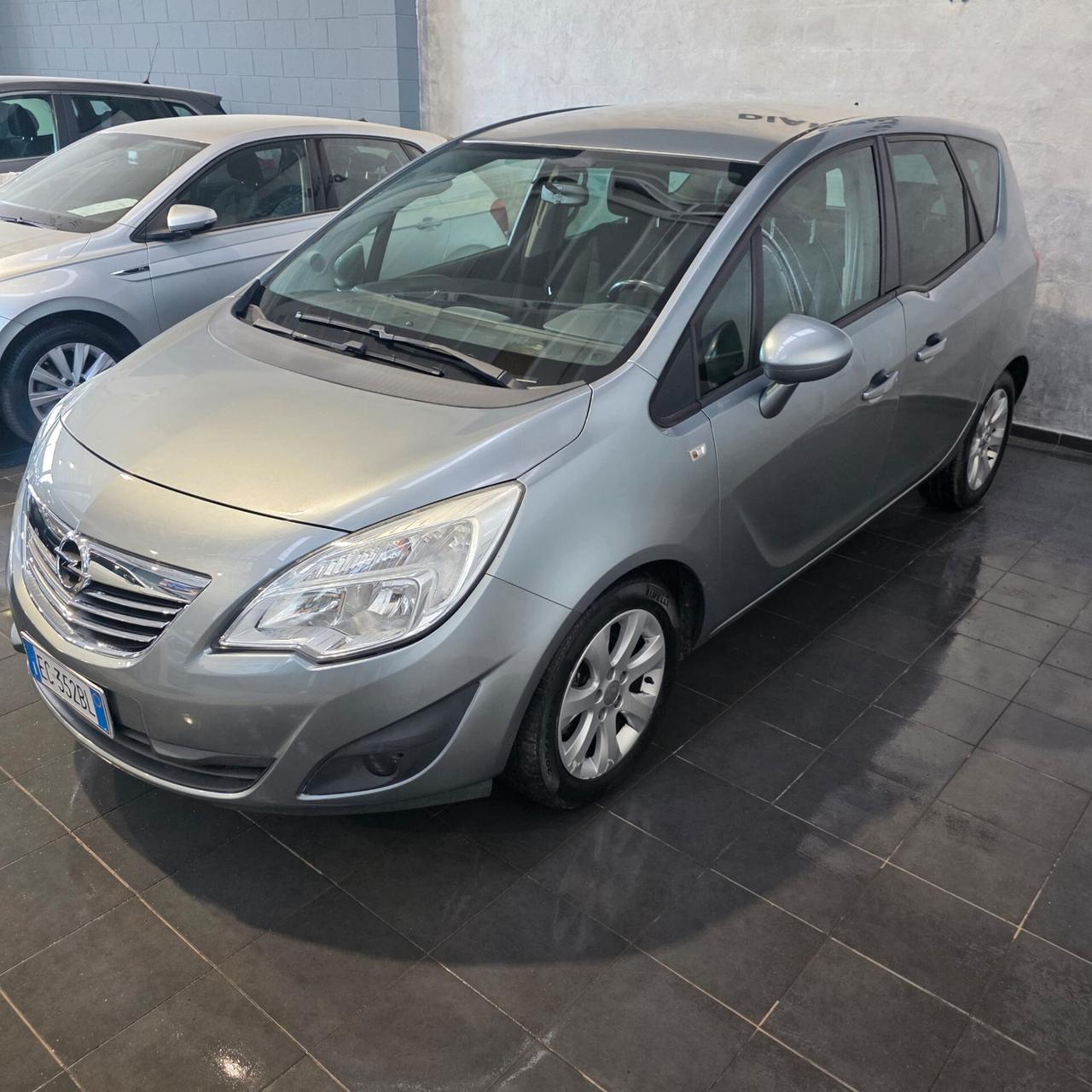 Opel Meriva 1.4 BENZINA NEOPATENTATI
