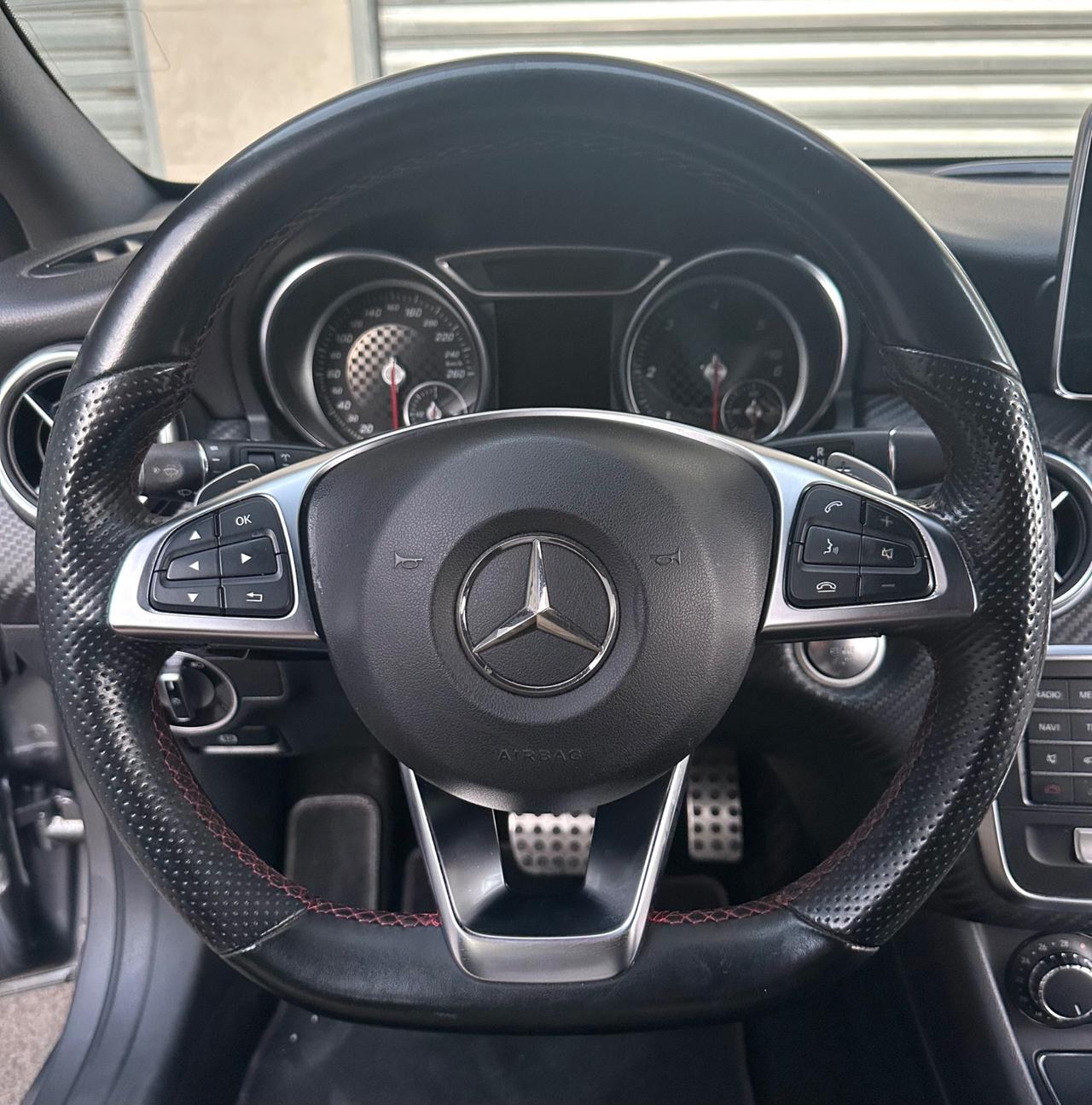 Mercedes-Benz A 200d Automatic Premium AMG