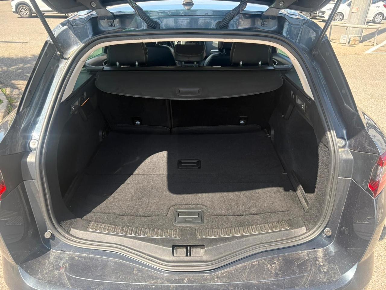 Renault Megane Mégane dCi 8V 110 CV EDC Energy Bose