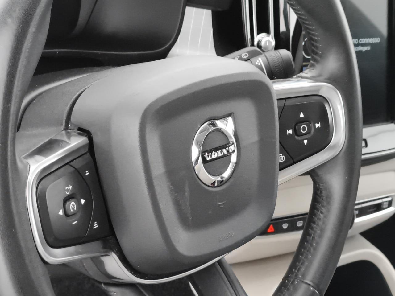 Volvo XC40 2.0 d3 Momentum awd