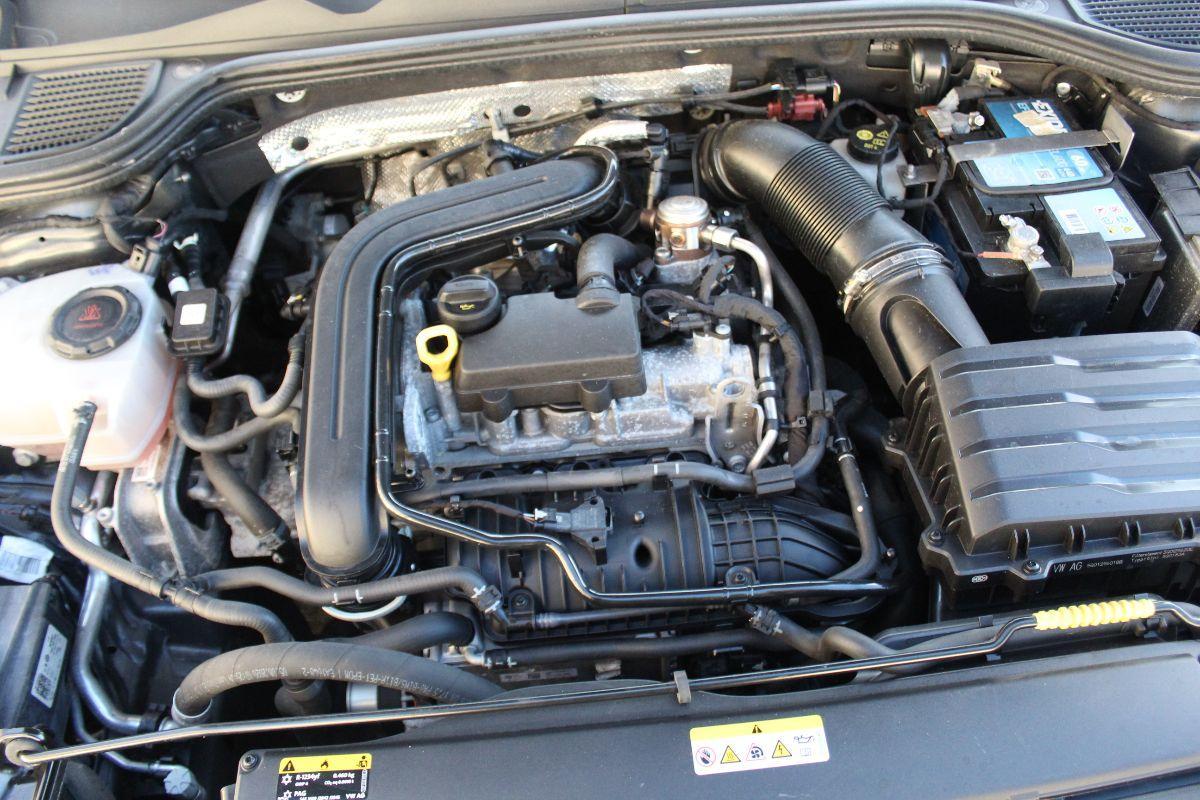 VOLKSWAGEN - Golf - 1.0 TSI EVO Life