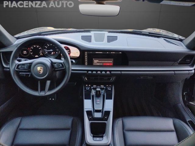 PORSCHE 992 Carrera
