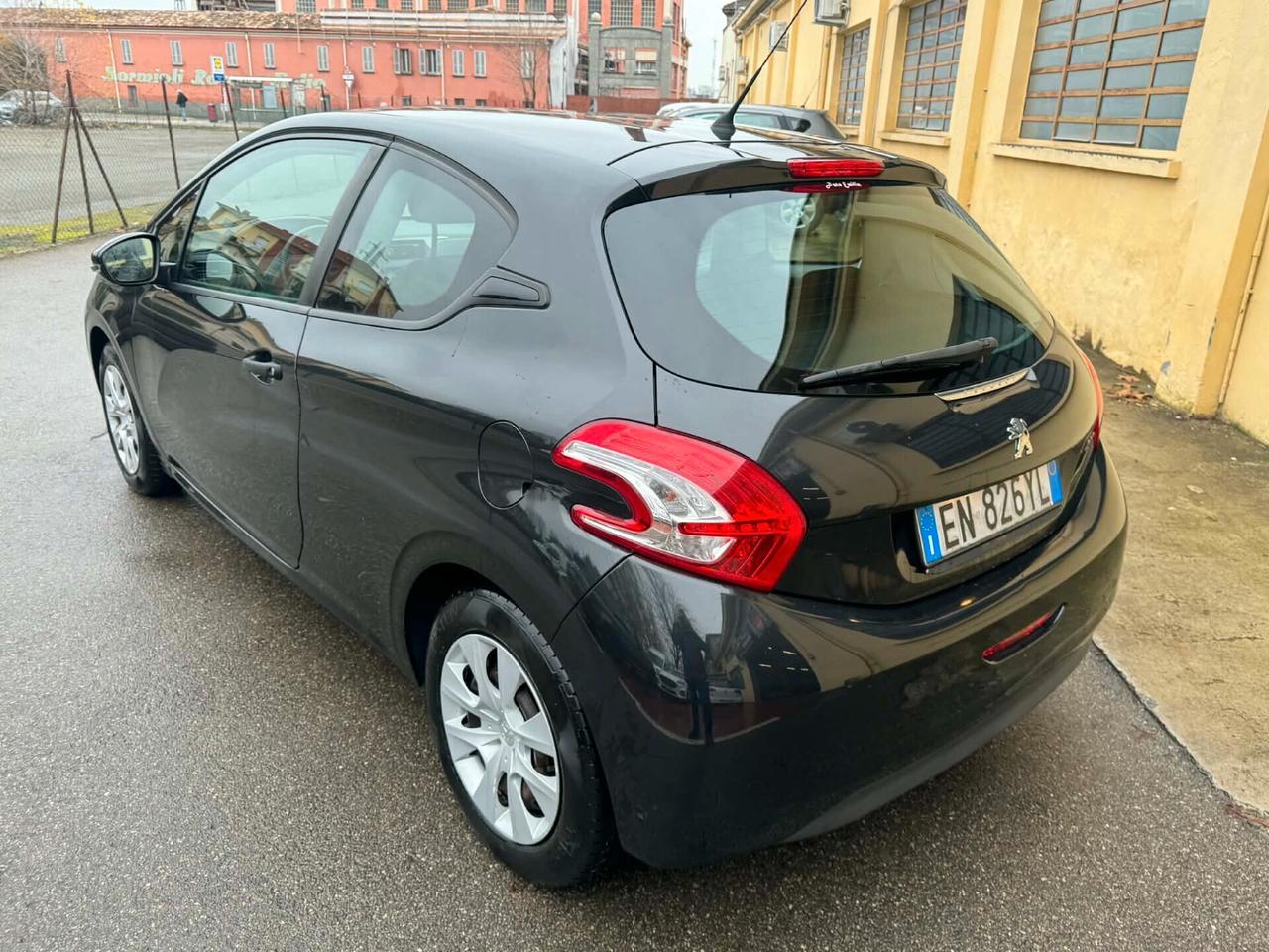 Peugeot 208 Anno 2012 1.2 Benz 62.000 KM 82 CV